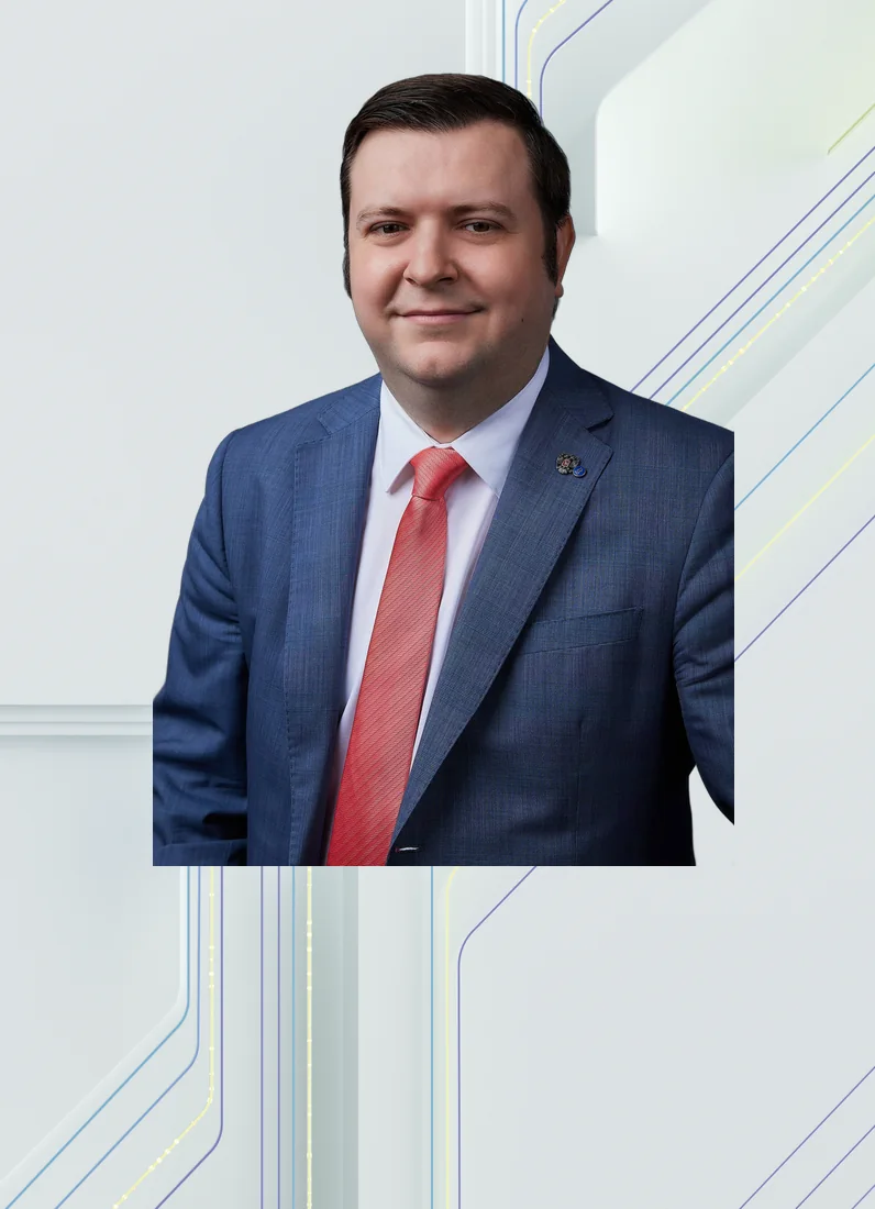 Михаил Комаров